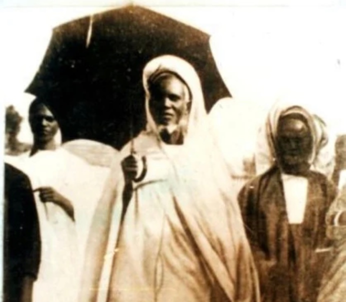 Des attitudes aux aptitudes : Tivaouane, ou la spiritualité transformationnelle entre « Hâl » et « Himma » ? (Dr Bakary Sambe) Des attitudes aux aptitudes : Tivaouane, ou la spiritualité transformationnelle entre « Hâl » et « Himma » ? (Dr Bakary Sambe)