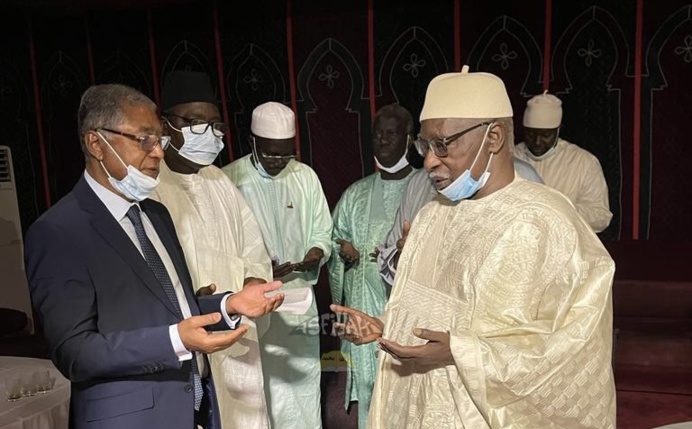 Visite du Khalife Général des Tidianes Serigne Babacar SY Mansour à l’Ambassadeur du Maroc au Sénégal, arrivé en fin de Séjour Visite du Khalife Général des Tidianes Serigne Babacar SY Mansour à l’Ambassadeur du Maroc au Sénégal, arrivé en fin de Séjour