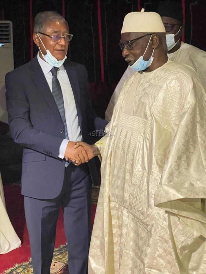 Visite du Khalife Général des Tidianes Serigne Babacar SY Mansour à l’Ambassadeur du Maroc au Sénégal, arrivé en fin de Séjour