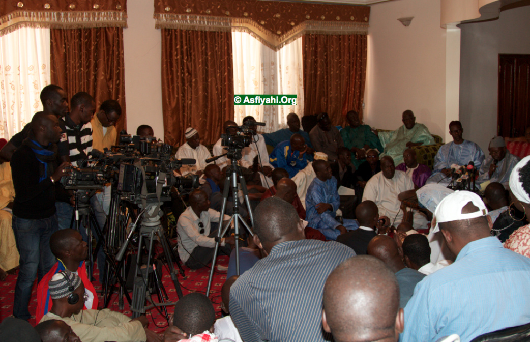 PHOTOS - GAMOU TIVAOUANE 2014 - Les Images de la Conference de Presse de Serigne Abdoul Aziz Sy Al Amine à Tivaouane
