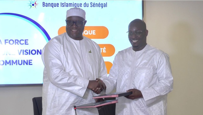 PHOTOS ET VIDEO - Déclaration Commune entre la Banque Islamique du Senegal et l'association Jama Atoun Nour Assouniya, portant sur la signature d’une convention – cadre de Financement PHOTOS ET VIDEO - Déclaration Commune entre la Banque Islamique du Senegal et l'association Jama Atoun Nour Assouniya, portant sur la signature d’une convention – cadre de Financement