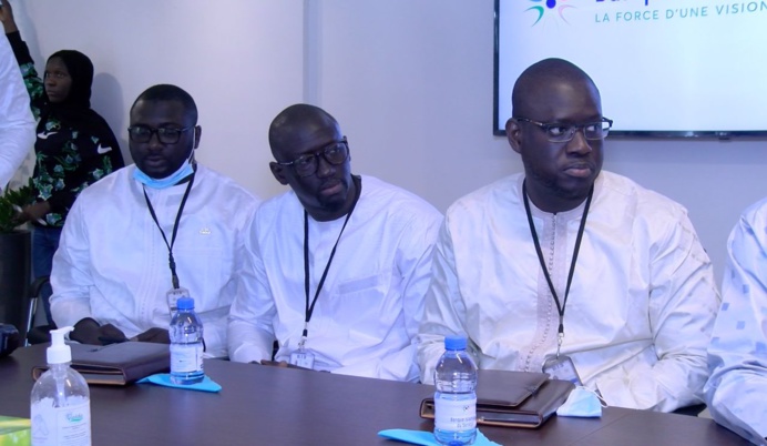 PHOTOS ET VIDEO - Déclaration Commune entre la Banque Islamique du Senegal et l'association Jama Atoun Nour Assouniya, portant sur la signature d’une convention – cadre de Financement PHOTOS ET VIDEO - Déclaration Commune entre la Banque Islamique du Senegal et l'association Jama Atoun Nour Assouniya, portant sur la signature d’une convention – cadre de Financement