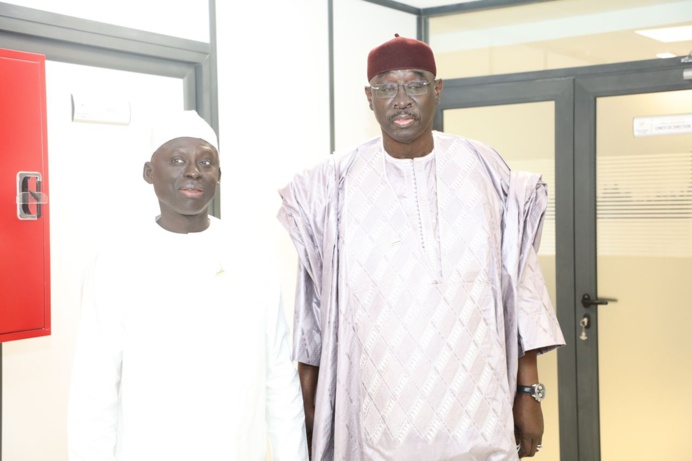 PHOTOS ET VIDEO - Déclaration Commune entre la Banque Islamique du Senegal et l'association Jama Atoun Nour Assouniya, portant sur la signature d’une convention – cadre de Financement PHOTOS ET VIDEO - Déclaration Commune entre la Banque Islamique du Senegal et l'association Jama Atoun Nour Assouniya, portant sur la signature d’une convention – cadre de Financement