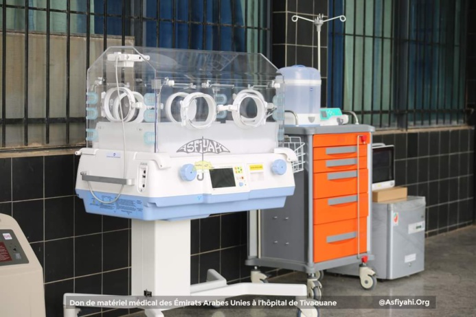 Les Émirats Arabes Unies offrent un important lot de matériel médical à l’hôpital El Hadj Abdou Aziz Sy Dabakh de Tivaouane Les Émirats Arabes Unies offrent un important lot de matériel médical à l’hôpital El Hadj Abdou Aziz Sy Dabakh de Tivaouane
