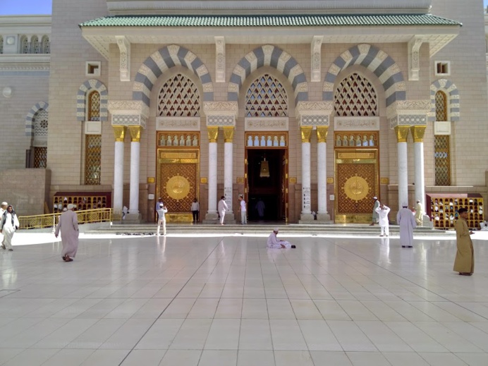 Esplanade de la Mosquée de Médine Esplanade de la Mosquée de Médine