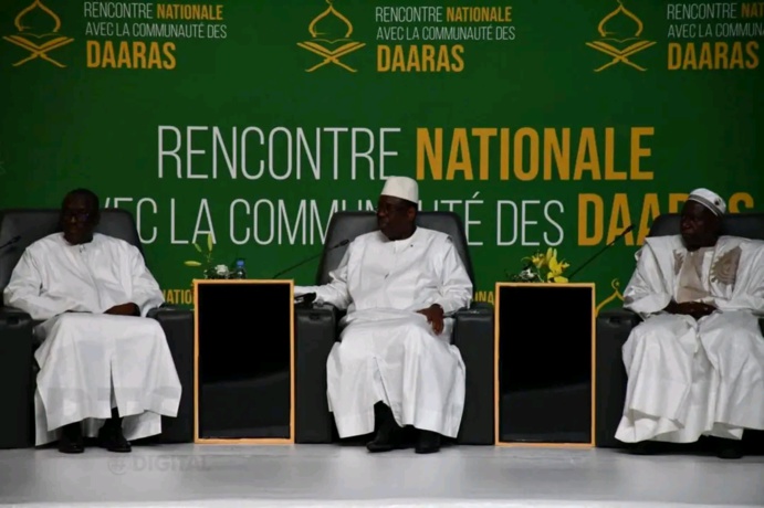 DIAMNIADIO - Rencontre nationale entre Le Président de la république, son excellence Monsieur Macky SALL et la communauté des Daaras DIAMNIADIO - Rencontre nationale entre Le Président de la république, son excellence Monsieur Macky SALL et la communauté des Daaras
