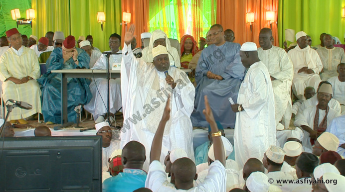 PHOTOS - Les Images de la Ziarra Achoura 2014 à Tivaouane , organisée par le Dahira Mouqtafina