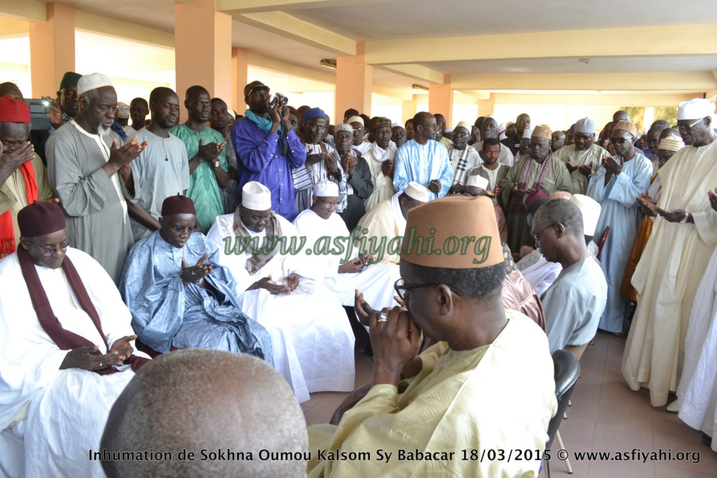 PHOTOS - Les Images de la levée du corps de Sokhna Oumou Kalsom Sy Bint Serigne Babacar suivie de son Inhumation à Tivaouane 