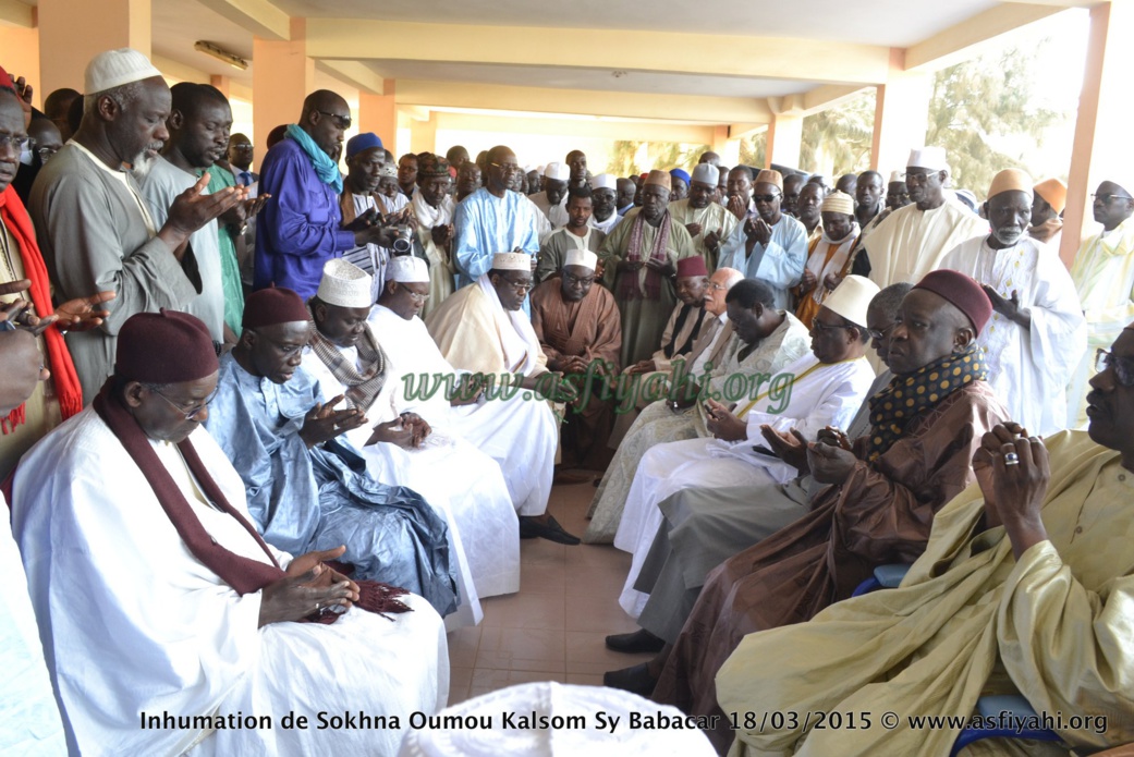 PHOTOS - Les Images de la levée du corps de Sokhna Oumou Kalsom Sy Bint Serigne Babacar suivie de son Inhumation à Tivaouane 