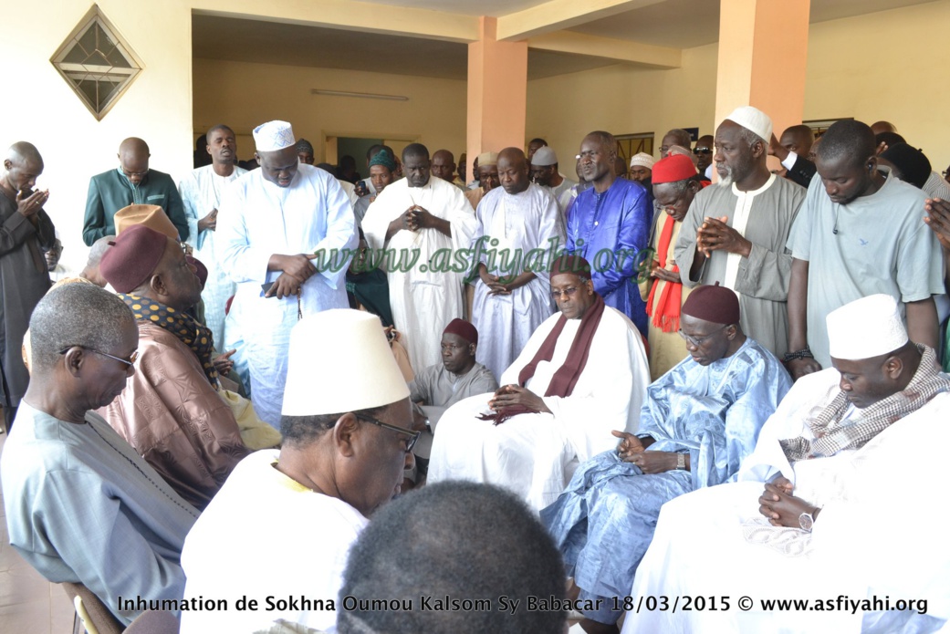 PHOTOS - Les Images de la levée du corps de Sokhna Oumou Kalsom Sy Bint Serigne Babacar suivie de son Inhumation à Tivaouane 