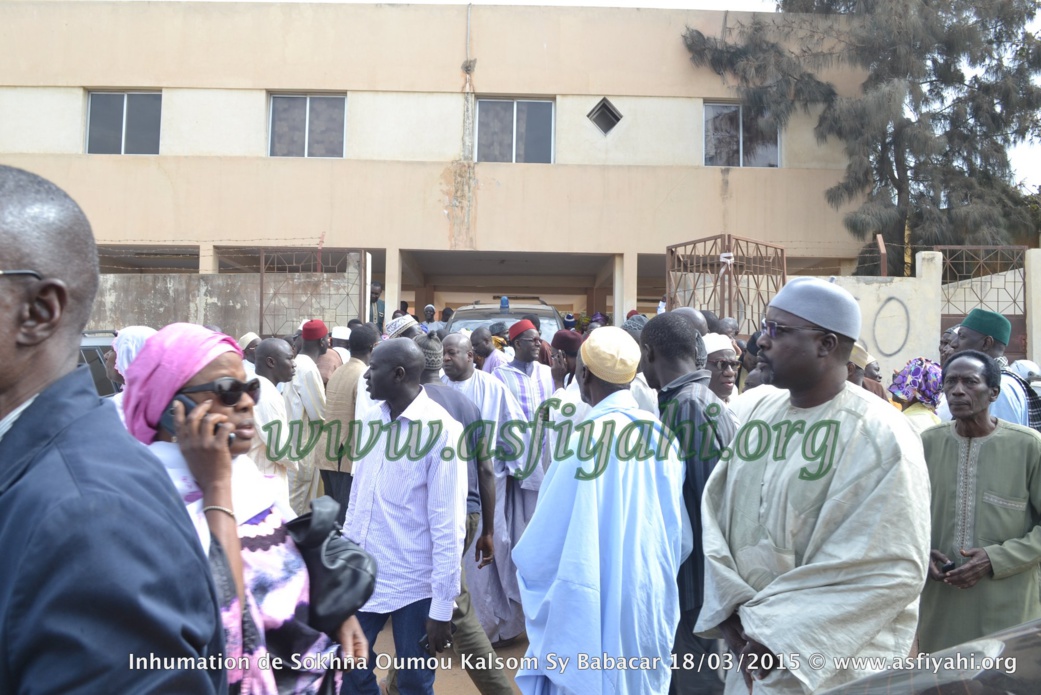 PHOTOS - Les Images de la levée du corps de Sokhna Oumou Kalsom Sy Bint Serigne Babacar suivie de son Inhumation à Tivaouane 