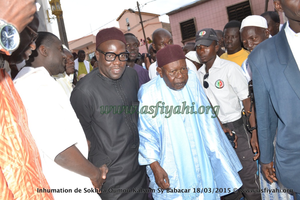 PHOTOS - Les Images de la levée du corps de Sokhna Oumou Kalsom Sy Bint Serigne Babacar suivie de son Inhumation à Tivaouane 