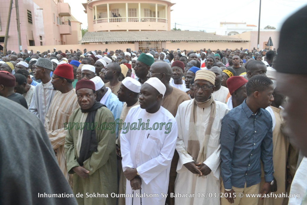 PHOTOS - Les Images de la levée du corps de Sokhna Oumou Kalsom Sy Bint Serigne Babacar suivie de son Inhumation à Tivaouane 