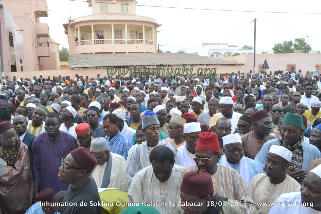 PHOTOS - Les Images de la levée du corps de Sokhna Oumou Kalsom Sy Bint Serigne Babacar suivie de son Inhumation à Tivaouane 
