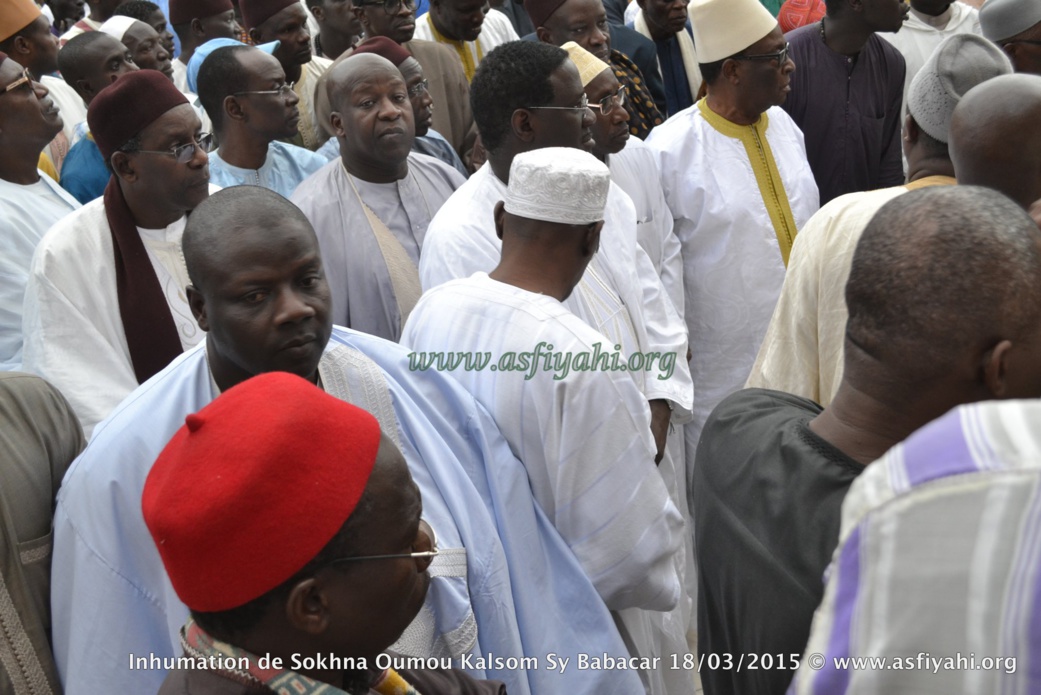PHOTOS - Les Images de la levée du corps de Sokhna Oumou Kalsom Sy Bint Serigne Babacar suivie de son Inhumation à Tivaouane 