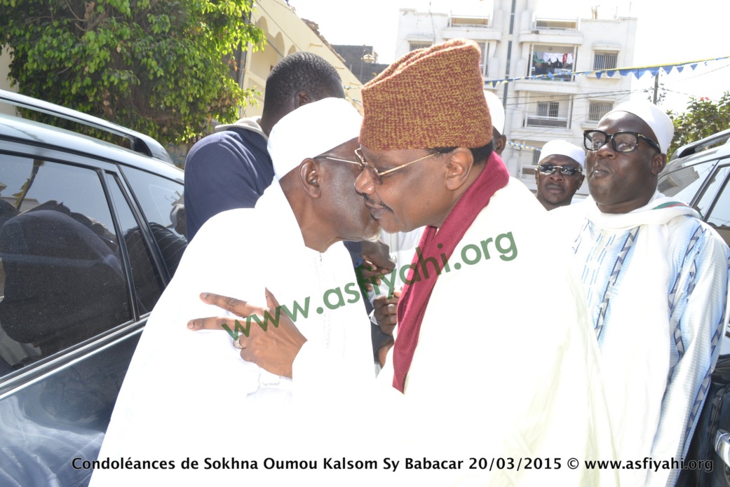 PHOTOS - Les Images des Condoléances de Sokhna Oumou Kalsom Sy Bint Serigne Babacar SY (rta) à la Médina ce Vendredi 20 Mars 2015 PHOTOS - Les Images des Condoléances de Sokhna Oumou Kalsom Sy Bint Serigne Babacar SY (rta) à la Médina ce Vendredi 20 Mars 2015