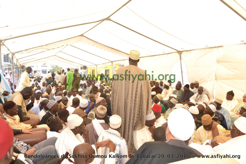 PHOTOS - Les Images des Condoléances de Sokhna Oumou Kalsom Sy Bint Serigne Babacar SY (rta) à la Médina ce Vendredi 20 Mars 2015 PHOTOS - Les Images des Condoléances de Sokhna Oumou Kalsom Sy Bint Serigne Babacar SY (rta) à la Médina ce Vendredi 20 Mars 2015