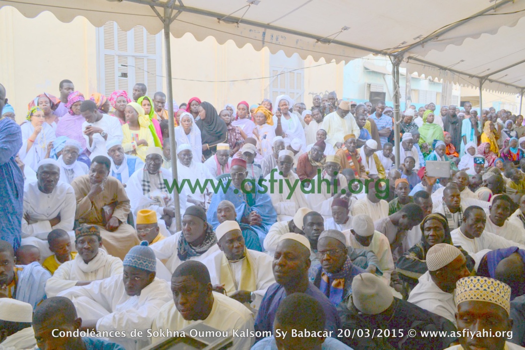 PHOTOS - Les Images des Condoléances de Sokhna Oumou Kalsom Sy Bint Serigne Babacar SY (rta) à la Médina ce Vendredi 20 Mars 2015 PHOTOS - Les Images des Condoléances de Sokhna Oumou Kalsom Sy Bint Serigne Babacar SY (rta) à la Médina ce Vendredi 20 Mars 2015