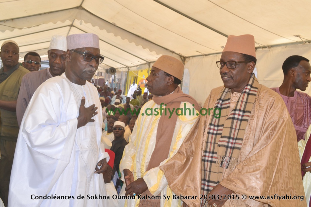 PHOTOS - Les Images des Condoléances de Sokhna Oumou Kalsom Sy Bint Serigne Babacar SY (rta) à la Médina ce Vendredi 20 Mars 2015 