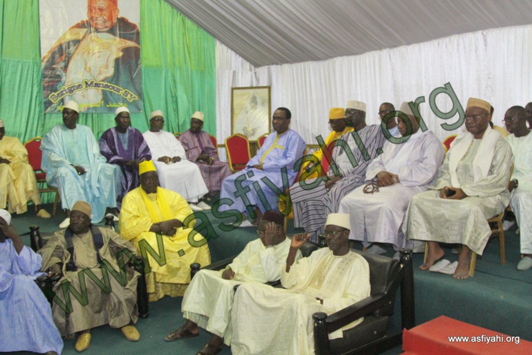 TAKUSSAN HOMMAGE À SERIGNE MANSOUR SY BOROM DAARA YI , LUNDI 25 MAI 2015 À OUAKAM ( PLACE BAYÉ )