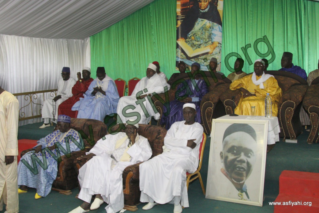 TAKUSSAN HOMMAGE À SERIGNE MANSOUR SY BOROM DAARA YI , LUNDI 25 MAI 2015 À OUAKAM ( PLACE BAYÉ )