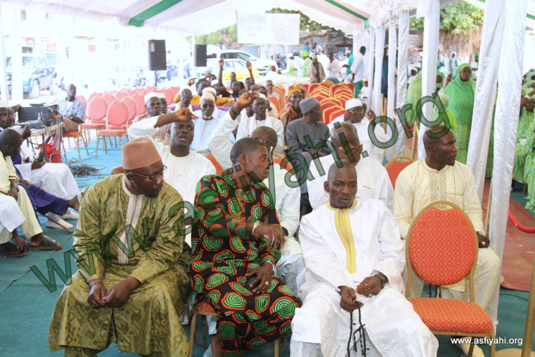 TAKUSSAN HOMMAGE À SERIGNE MANSOUR SY BOROM DAARA YI , LUNDI 25 MAI 2015 À OUAKAM ( PLACE BAYÉ )