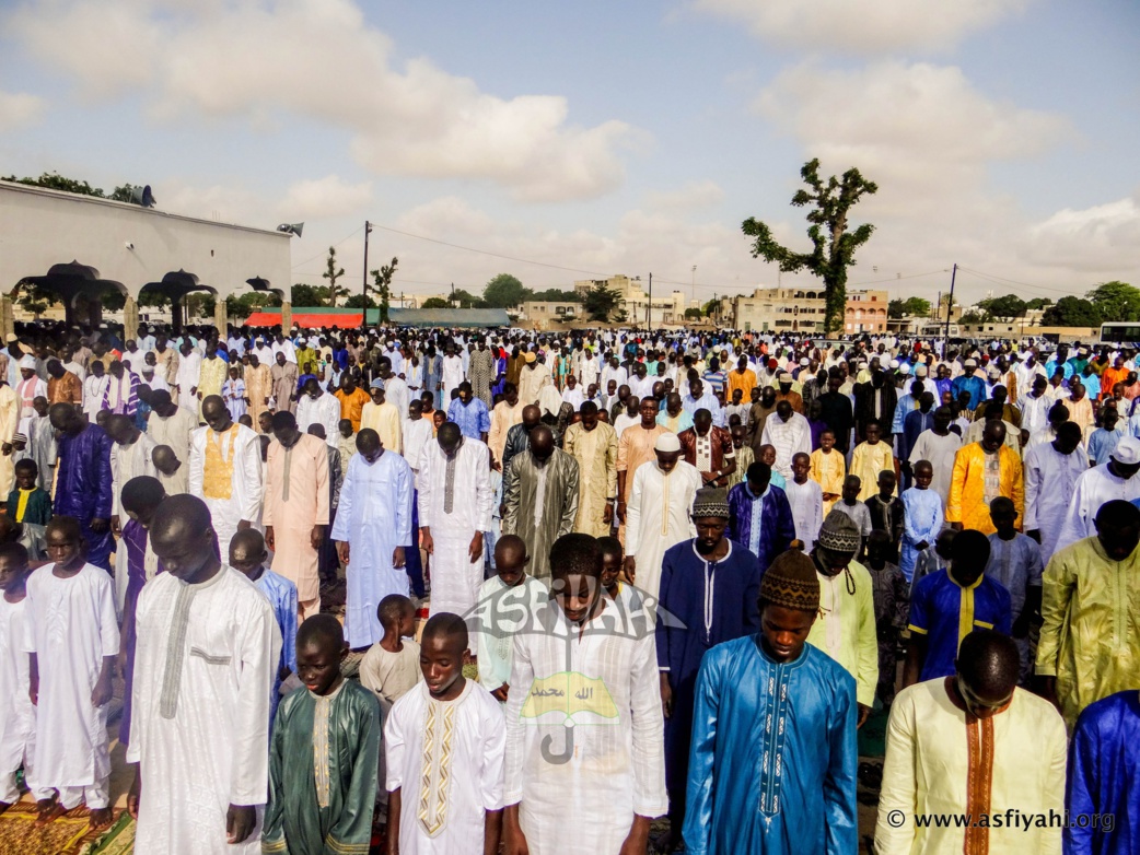 PHOTOS - KORITÉ 2015 À TIVAOUANE : Les Images de la Prière à Kheulkhouss dirigée par Serigne Mbaye Sy Abdou صلاة عيد الفطر بمدينة تواون  السنغال
