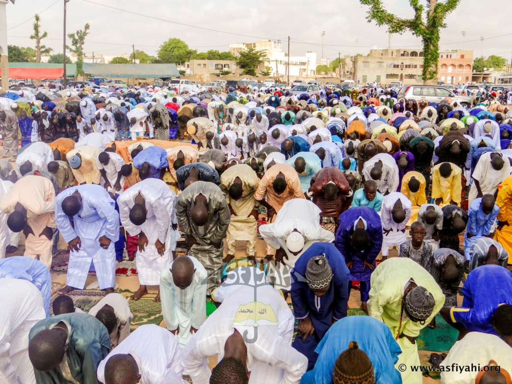 PHOTOS - KORITÉ 2015 À TIVAOUANE : Les Images de la Prière à Kheulkhouss dirigée par Serigne Mbaye Sy Abdou صلاة عيد الفطر بمدينة تواون  السنغال
