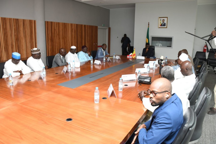 Rencontre entre l'association AJANA et le Ministre des Infrastructures El Malick Ndiaye