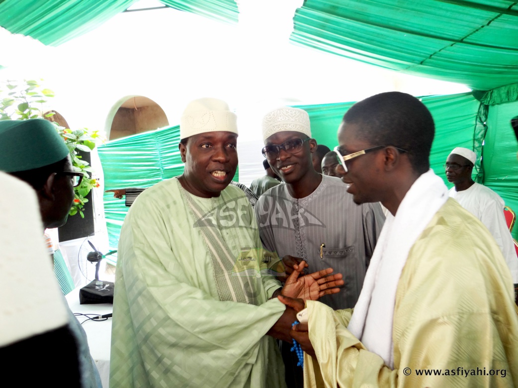 VIDEO - Suivez la Conférence du regroupement "Tolou Alarba Serigne Cheikh Tidiane SY Al Maktoum" , animée par Serigne Habib Sy Ibn Serigne Cheikh 