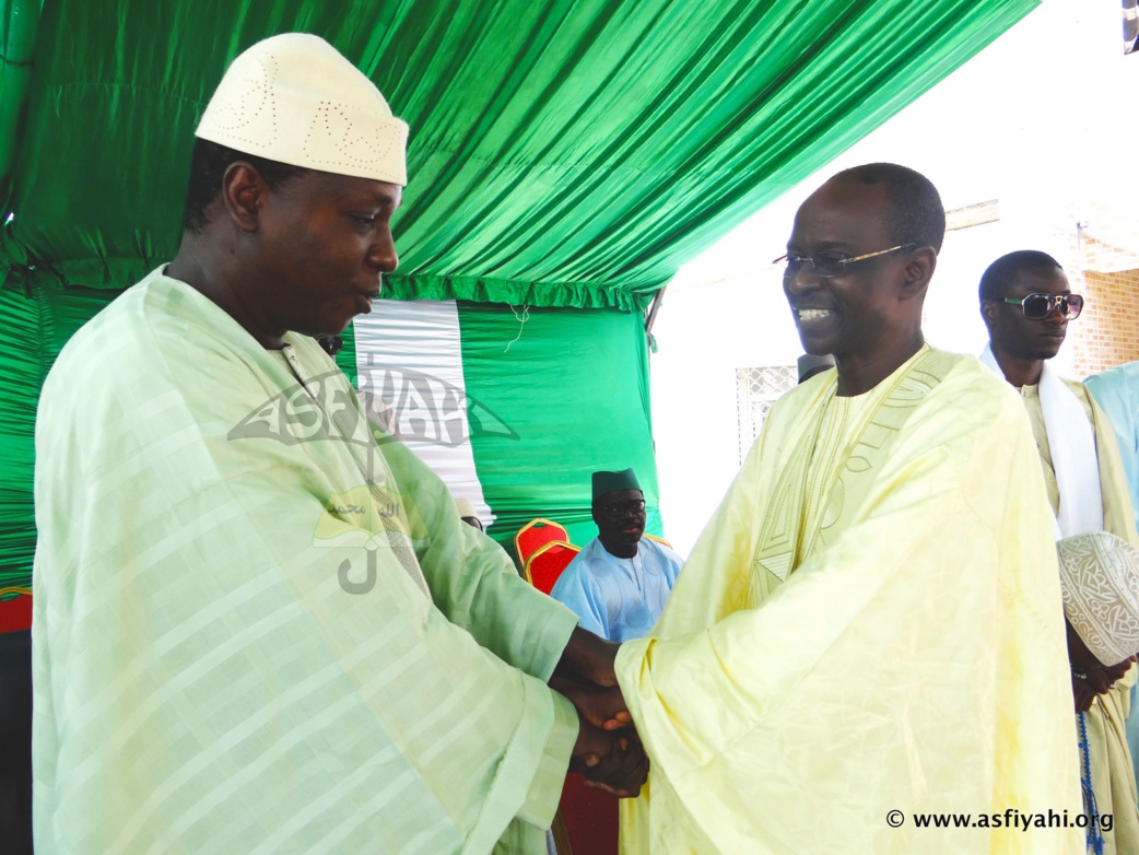 VIDEO - Suivez la Conférence du regroupement "Tolou Alarba Serigne Cheikh Tidiane SY Al Maktoum" , animée par Serigne Habib Sy Ibn Serigne Cheikh 