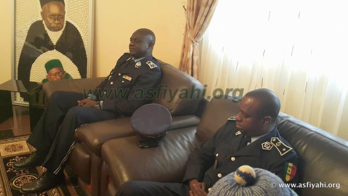 Oumar Maal, Nouveau Directeur Général de la Police Nationale reçu par Serigne Abdoul Aziz Sy Al Amine Oumar Maal, Nouveau Directeur Général de la Police Nationale reçu par Serigne Abdoul Aziz Sy Al Amine
