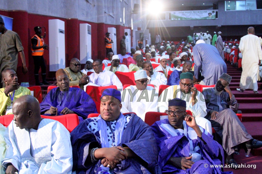PHOTOS - Les Images du Symposium du Mawlid 2015/2, présidé par son Excellence Macky Sall PHOTOS - Les Images du Symposium du Mawlid 2015/2, présidé par son Excellence Macky Sall