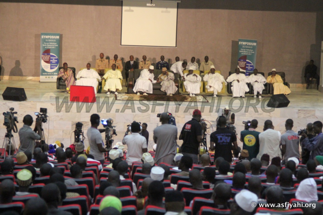 PHOTOS - Les Images du Symposium du Mawlid 2015/2, présidé par son Excellence Macky Sall PHOTOS - Les Images du Symposium du Mawlid 2015/2, présidé par son Excellence Macky Sall