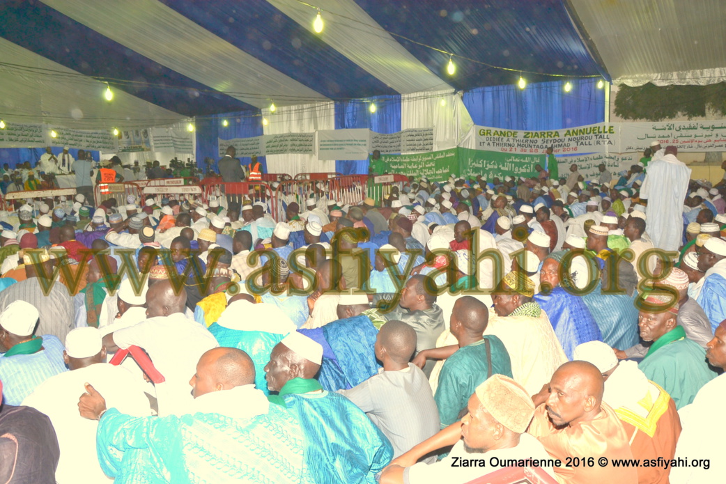 PHOTOS - ZIARRA OUMARIENNE 2016 - Conference sur le Parrain Alpha Hachim Tall, Exposition, Don à la Prison de Rebeuss , Decouvrez les Images de la ferveur de ce Week-end à la Grande Mosquée Oumarienne 