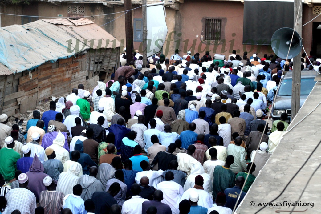 PHOTOS - KHADRATOUL DJUMAH - Serigne Abdoul Aziz Sy Al Amine hôte de Serigne Mor Diop aux parcelles assainies, vendredi 18 mars 2016 