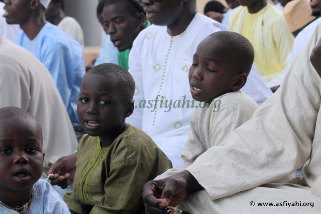 PHOTOS - KHADRATOUL DJUMAH - Serigne Abdoul Aziz Sy Al Amine hôte de Serigne Mor Diop aux parcelles assainies, vendredi 18 mars 2016 