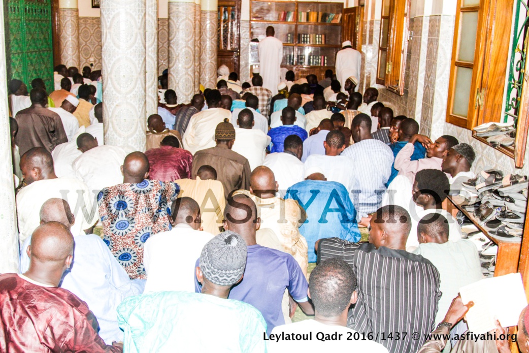 PHOTOS - 2 JUILLET 2016 À TIVAOUANE - Les Images de la Leylatoul Qadr à la Zawiya El Hadj Malick SY (rta)