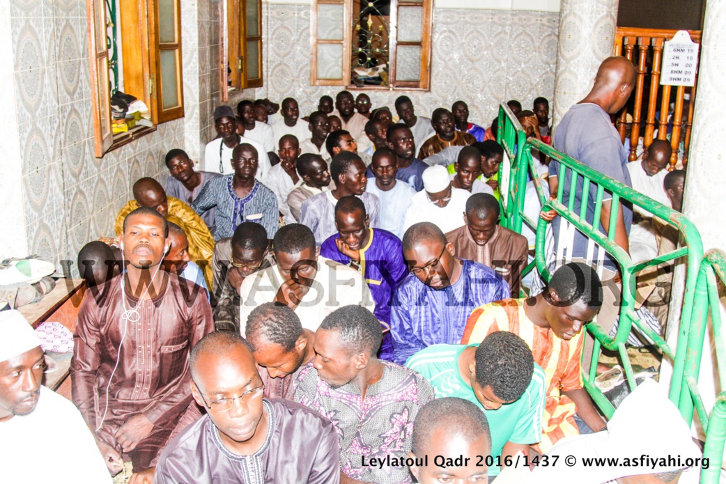 PHOTOS - 2 JUILLET 2016 À TIVAOUANE - Les Images de la Leylatoul Qadr à la Zawiya El Hadj Malick SY (rta)
