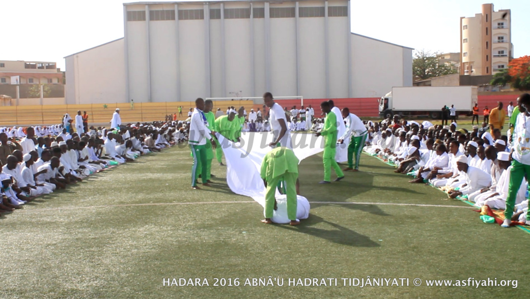 PHOTOS - 15 JUILLET 2016 AU STADE AMADOU BARRY - Regardez les images de la Hadratoul Djumah exceptionnelle presidée par Serigne Abdoul Aziz Sy Al Amine 