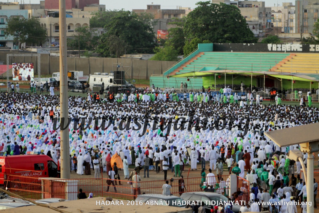 PHOTOS - 15 JUILLET 2016 AU STADE AMADOU BARRY - Regardez les images de la Hadratoul Djumah exceptionnelle presidée par Serigne Abdoul Aziz Sy Al Amine 