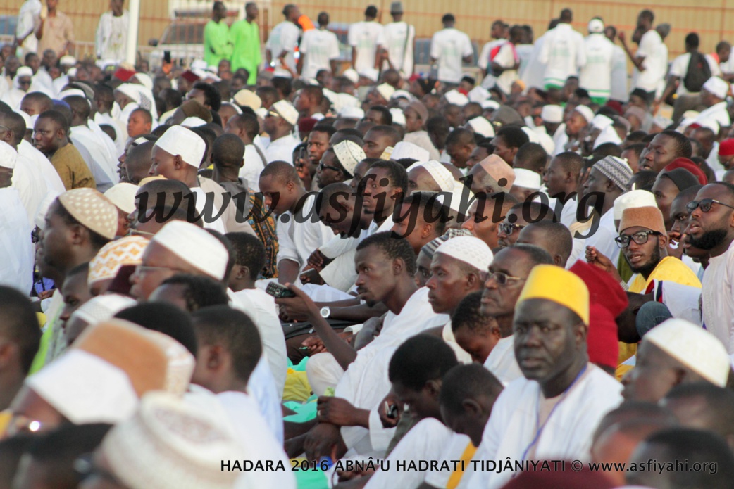 PHOTOS - 15 JUILLET 2016 AU STADE AMADOU BARRY - Regardez les images de la Hadratoul Djumah exceptionnelle presidée par Serigne Abdoul Aziz Sy Al Amine 