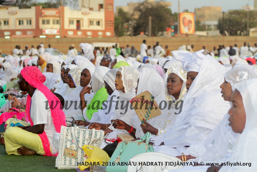 PHOTOS - 15 JUILLET 2016 AU STADE AMADOU BARRY - Regardez les images de la Hadratoul Djumah exceptionnelle presidée par Serigne Abdoul Aziz Sy Al Amine 