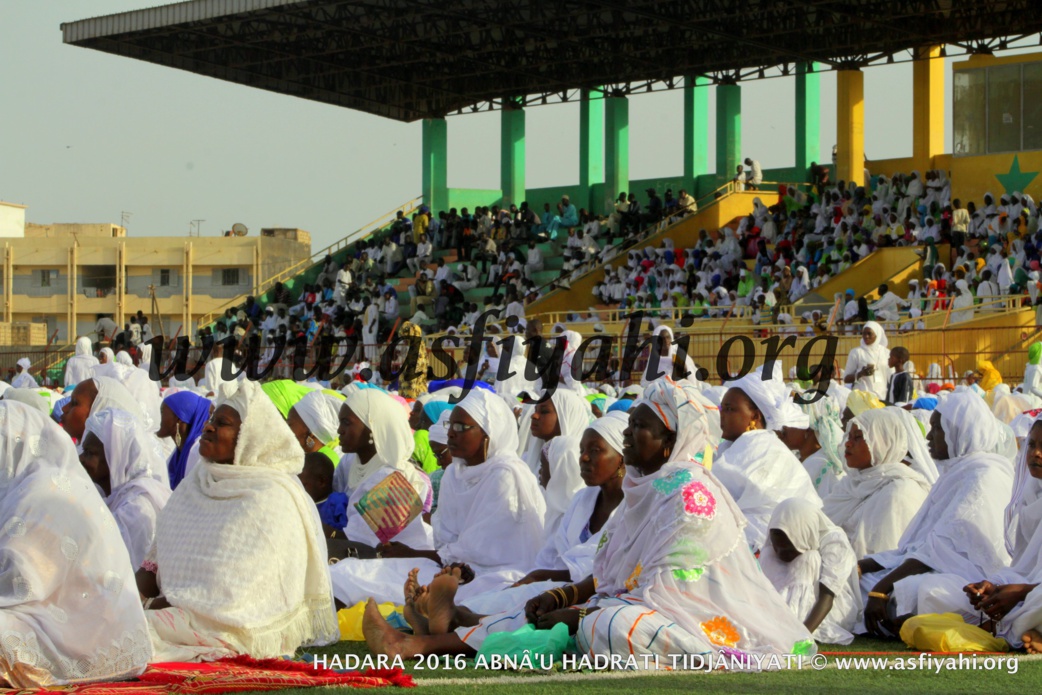 PHOTOS - 15 JUILLET 2016 AU STADE AMADOU BARRY - Regardez les images de la Hadratoul Djumah exceptionnelle presidée par Serigne Abdoul Aziz Sy Al Amine 