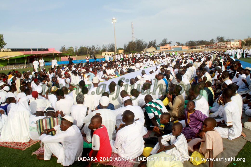 PHOTOS - 15 JUILLET 2016 AU STADE AMADOU BARRY - Regardez les images de la Hadratoul Djumah exceptionnelle presidée par Serigne Abdoul Aziz Sy Al Amine 