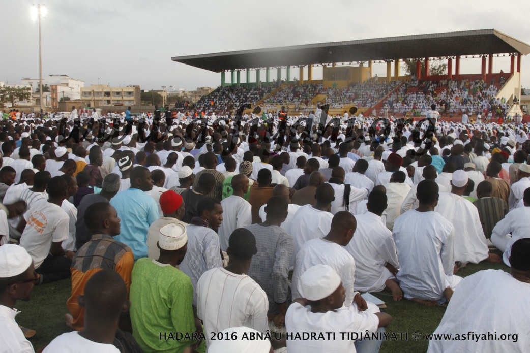 PHOTOS - 15 JUILLET 2016 AU STADE AMADOU BARRY - Regardez les images de la Hadratoul Djumah exceptionnelle presidée par Serigne Abdoul Aziz Sy Al Amine 