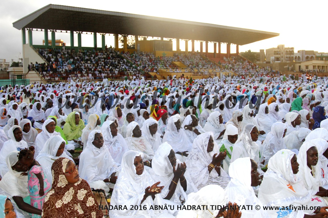 PHOTOS - 15 JUILLET 2016 AU STADE AMADOU BARRY - Regardez les images de la Hadratoul Djumah exceptionnelle presidée par Serigne Abdoul Aziz Sy Al Amine 