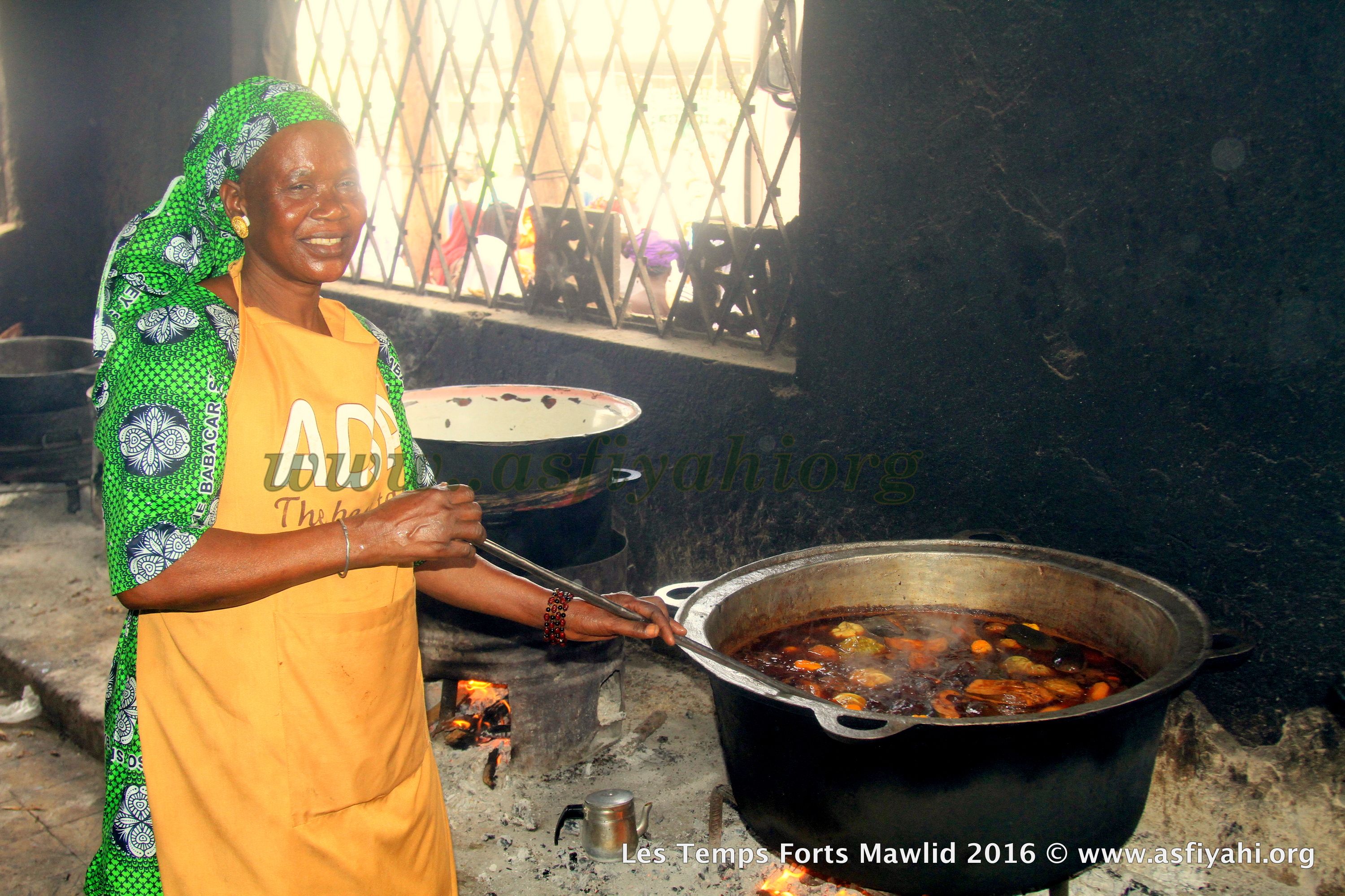 PHOTOS - Dispositif Sécuritaire et Médical, la Cuisine , les Ziarras , les Médias le commerce: Découvrez quelques  temps-forts du Gamou de Tivaouane 2016