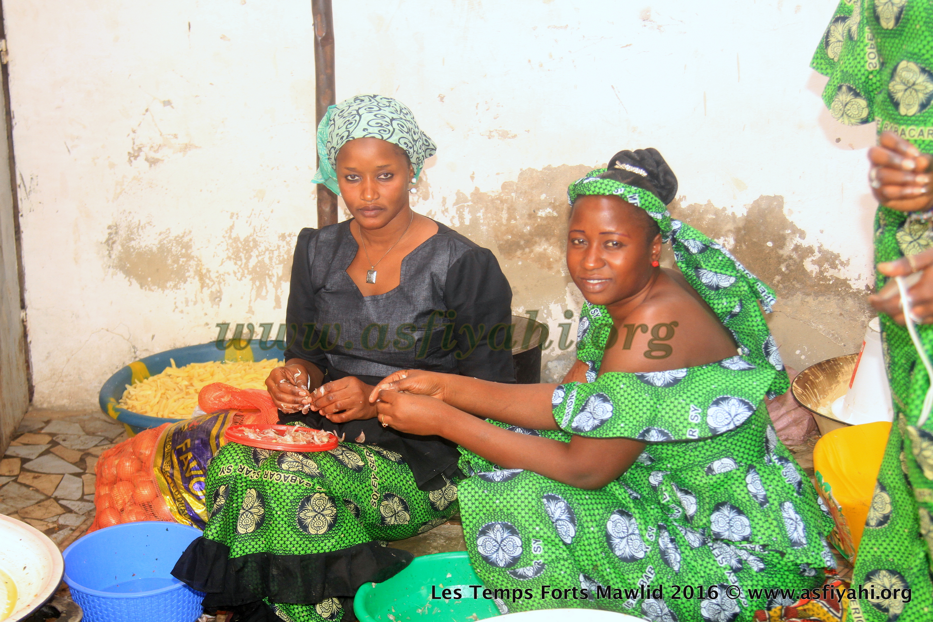 PHOTOS - Dispositif Sécuritaire et Médical, la Cuisine , les Ziarras , les Médias le commerce: Découvrez quelques  temps-forts du Gamou de Tivaouane 2016
