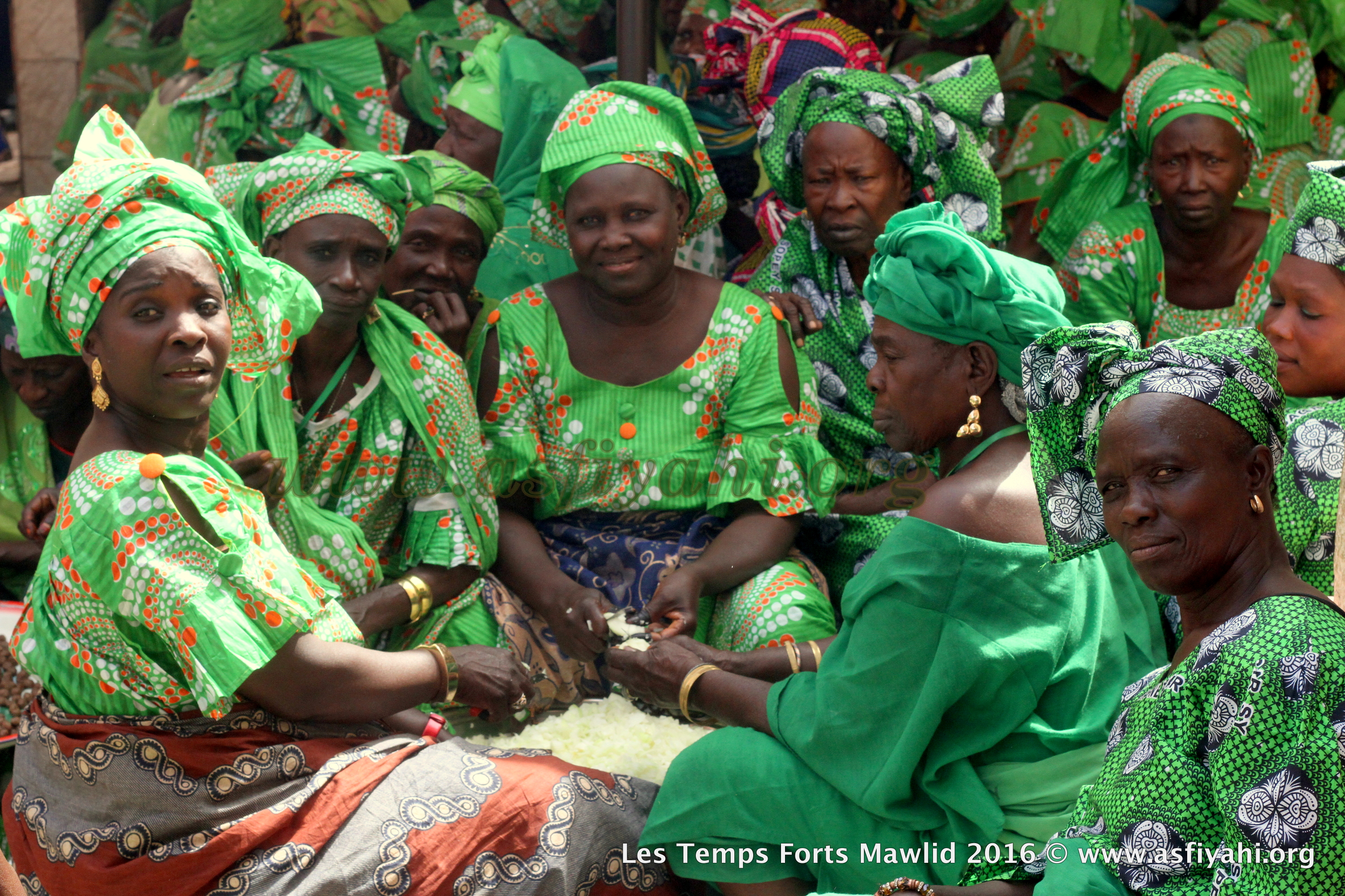 PHOTOS - Dispositif Sécuritaire et Médical, la Cuisine , les Ziarras , les Médias le commerce: Découvrez quelques  temps-forts du Gamou de Tivaouane 2016